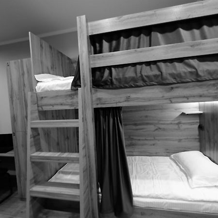 Cozy Hostel Bisjkek Buitenkant foto