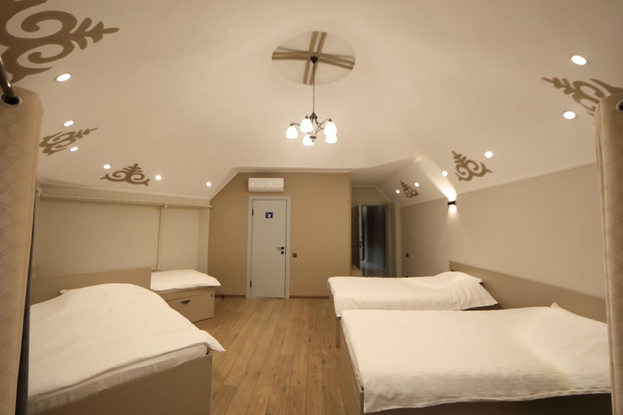 Cozy Hostel Bisjkek Buitenkant foto