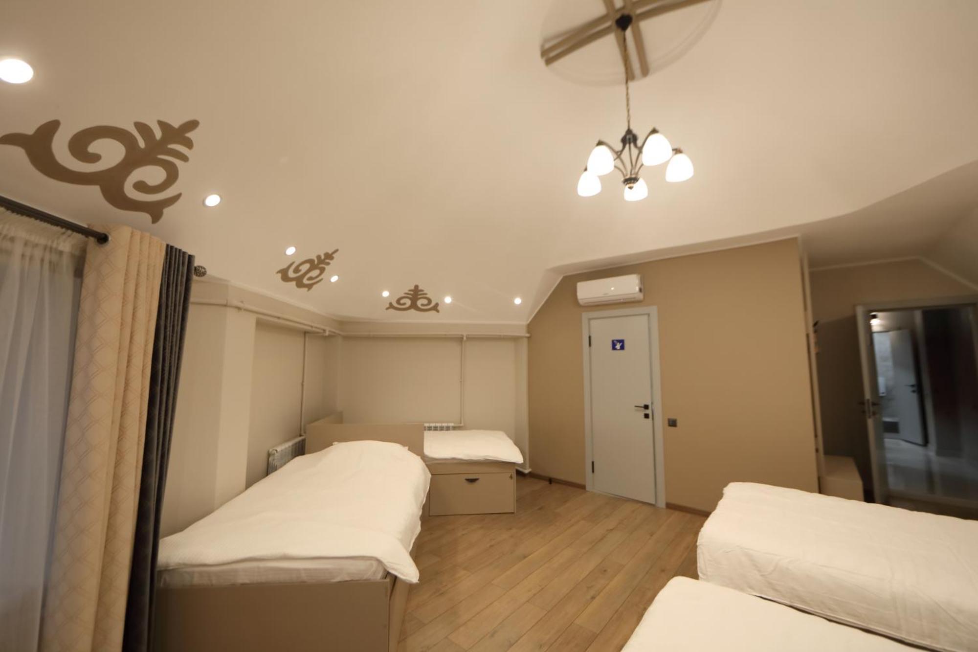 Cozy Hostel Bisjkek Buitenkant foto